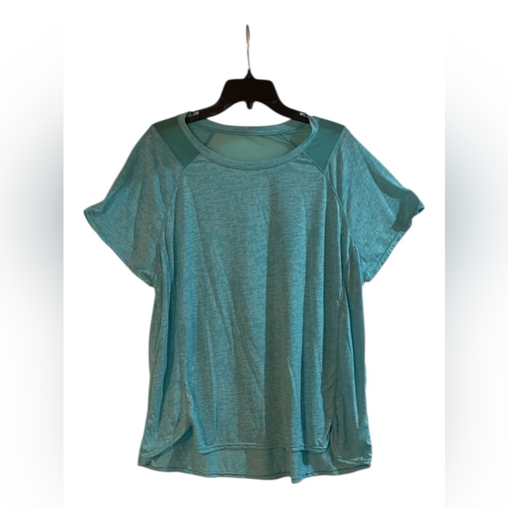 Relaxed Short Sleeve Women's Top in Light Teal